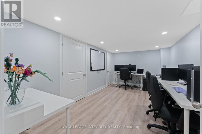 29595404/49-hawks-landing-crescent/stittsville-north/ottawa/ontario/K2S1W1_34