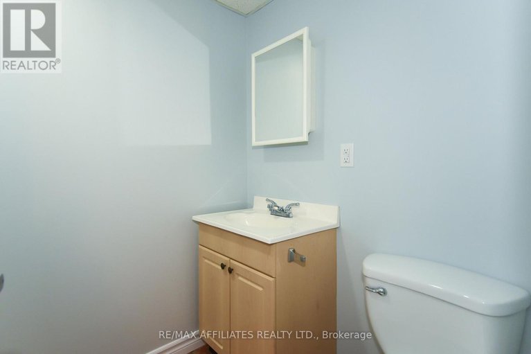 28479227/1980-scully-way-s/fallingbrookgardenway-south/ottawa/ontario/K4A4H2_15