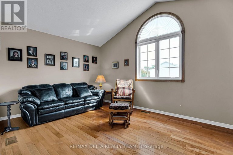 29050102/6565-des-chouettes-lane/chateauneuf/ottawa/ontario/K1C7E6_18