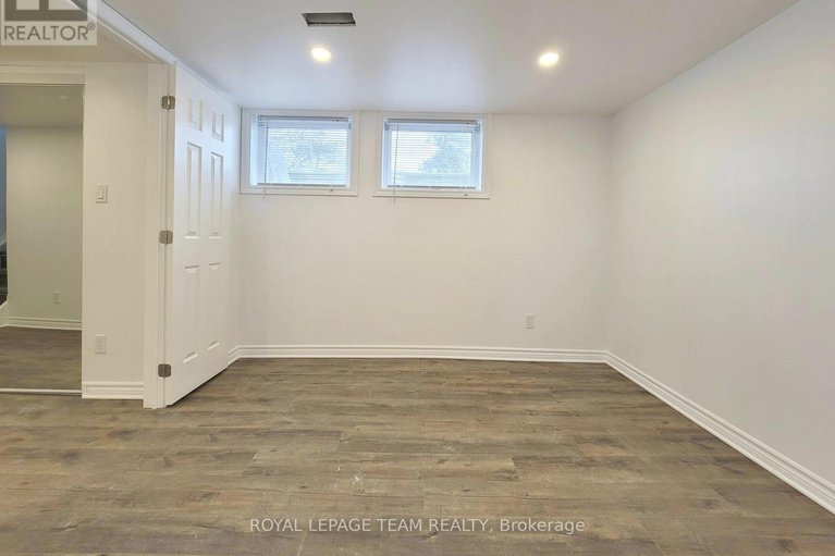 28979840/852-cummings-avenue/castle-heightsrideau-high/ottawa/ontario/K1K2L4_21
