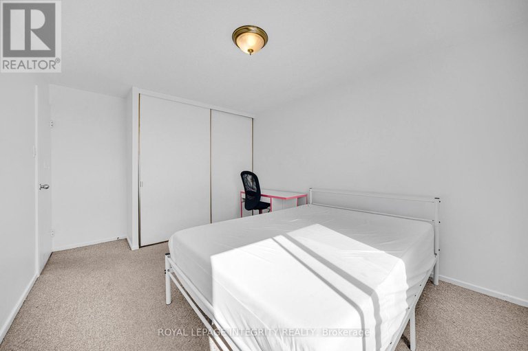 28993309/1010-20-chesterton-drive/borden-farmstewart-farmcarleton-heightsparkwood-hills/ottawa/ontario/K2E6Z7_25