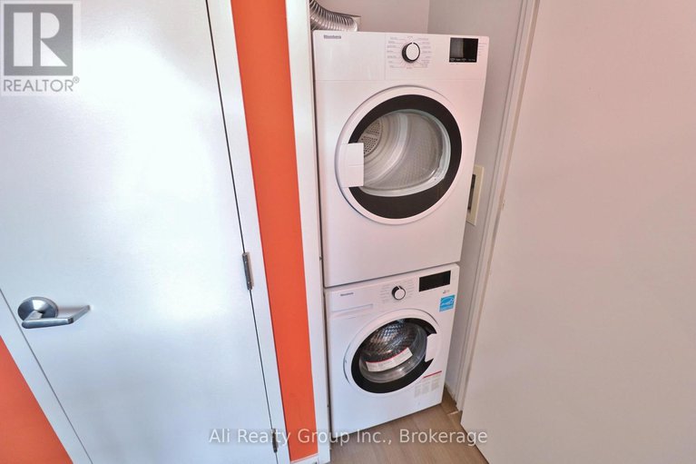 29292677/816-105-champagne-avenue-s/west-centre-town/ottawa/ontario/K1S5E5_16