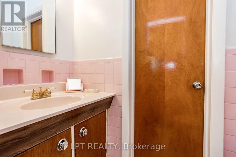 28501129/648-parkview-road/westborohampton-park/ottawa/ontario/K1Z6E5_5