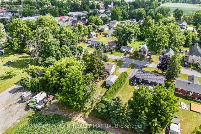 28587958/17-casselman-street/finch/north-stormont/ontario/K0C1K0_31