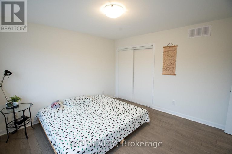 29126984/137-maynooth-court/half-moon-bay/ottawa/ontario/K2J6Y4_19