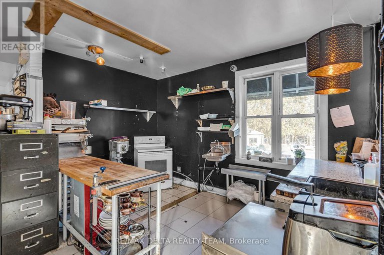 29255406/2607-old-montreal-road/cumberland-village/ottawa/ontario/K4C1A2_24