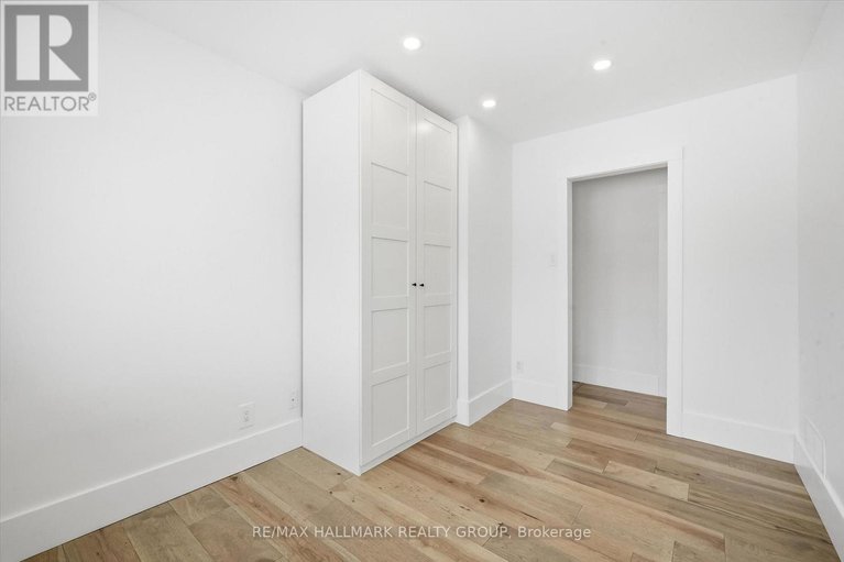 29377077/26-florette-street/cardinal-heights/ottawa/ontario/K1J7L4_20