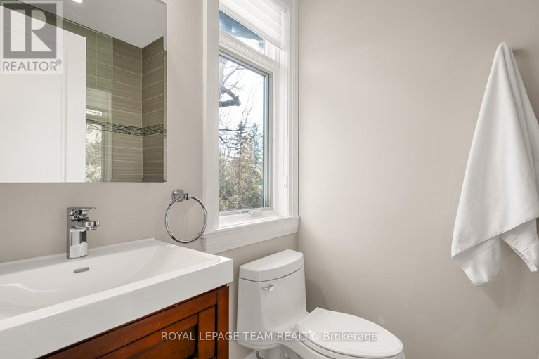 28142678/77-placel-road/rockcliffe/ottawa/ontario/K1L5B9_24