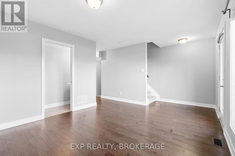 28882859/404-terravita-private/windsor-park-village/ottawa/ontario/K1V2R9_8