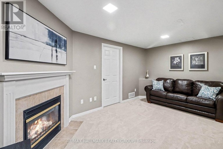 29647351/111-ludlowe-street/fallingbrookgardenway-south/ottawa/ontario/K4A5C2_20