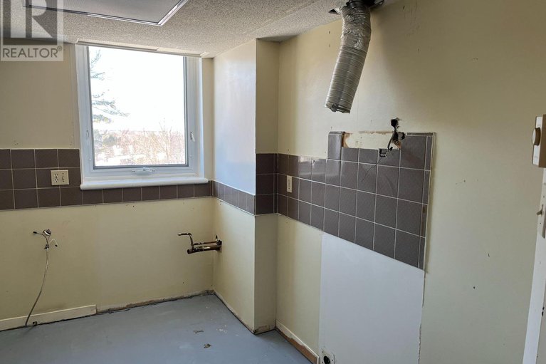 29411119/708-80-sandcastle-drive/leslie-park/ottawa/ontario/K2H9E7_16