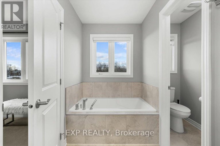 29135889/676-fisher-street/north-grenville-twp-kemptville-south/north-grenville/ontario/K0G1J0_27