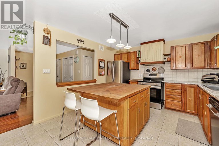 28491064/1179-calabogie-road/mcnabbraeside-twps/mcnabbraeside/ontario/K7V3Z4_11