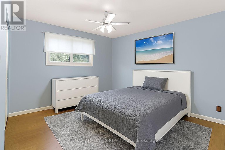 28933118/17-canfield-road/sheahan-estatestrend-village/ottawa/ontario/K2H5S7_23