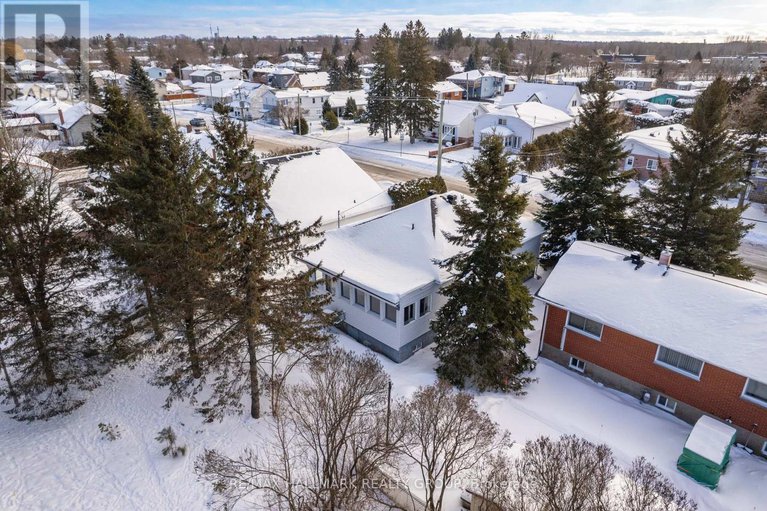 29286684/521-nelson-street-w/hawkesbury/ontario/K6A2K3_3