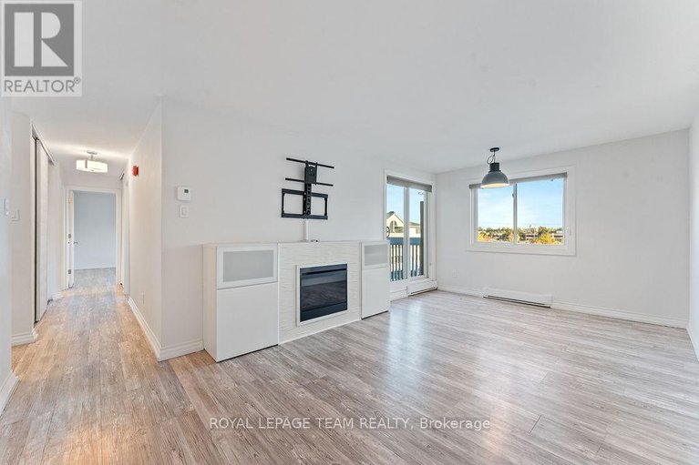29006279/417-214-viewmount-drive/borden-farmstewart-farmcarleton-heightsparkwood-hills/ottawa/ontario/K2E7X3_14