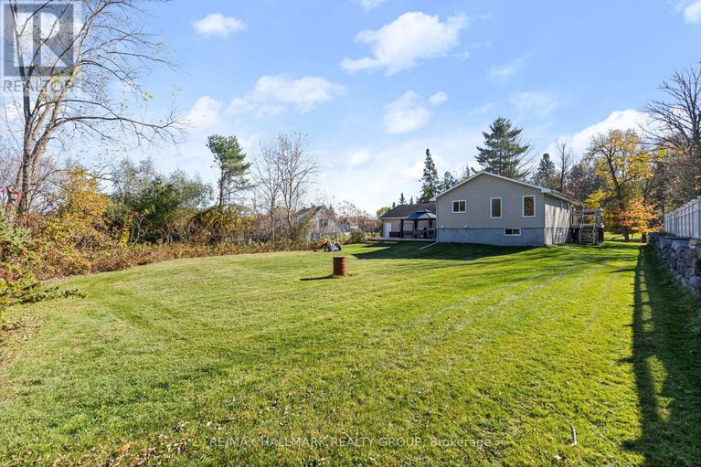 29050098/2605-pierrette-drive/cumberland-estates/ottawa/ontario/K4C1B6_37