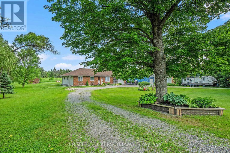 27983809/741-drummond-con-12c-road/drummond-n-elmsley-drummond-twp/drummondnorth-elmsley/ontario/K7C3P1_4