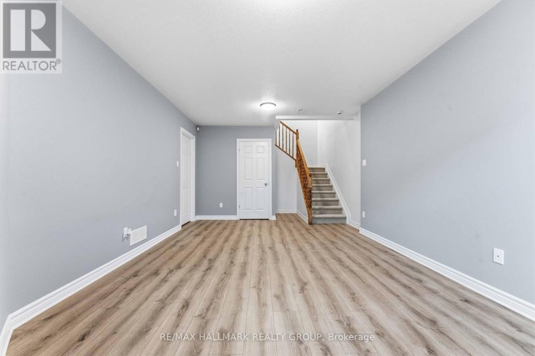 29099475/123-silvermoon-crescent/avalon-east/ottawa/ontario/K4A0P5_42