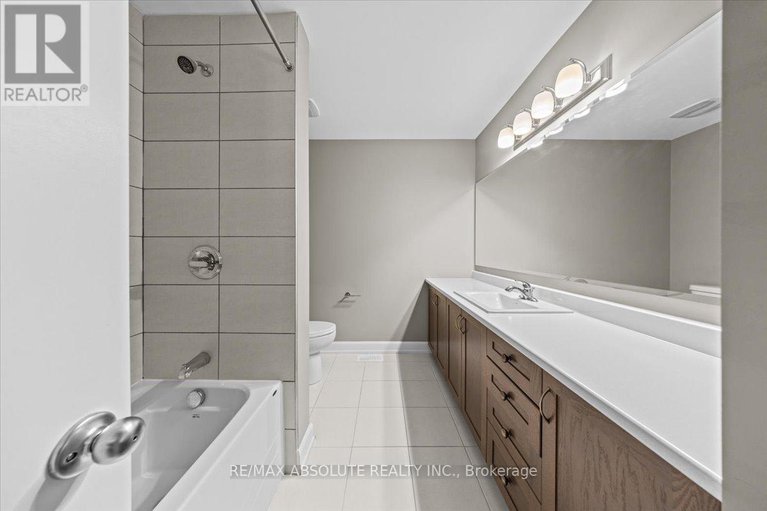 28578838/169-bandelier-way/stittsville-north/ottawa/ontario/K2S2J5_23