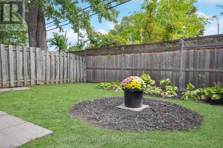 28866078/16-50-greenbank-road/leslie-park/ottawa/ontario/K2H8R3_33