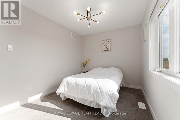 29118048/3040-travertine-way/half-moon-bay/ottawa/ontario/K2J6W9_29