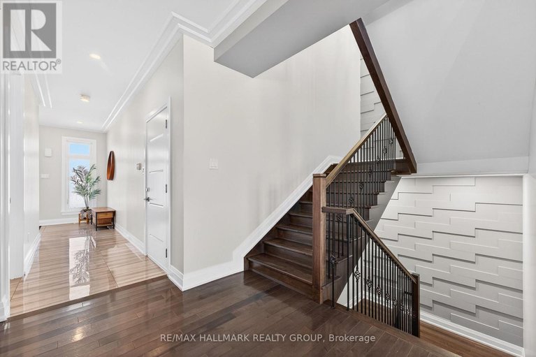 29306609/579-foxview-place/cfb-rockcliffe-and-area/ottawa/ontario/K1K4E1_24