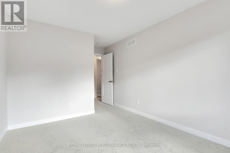 28336168/116-pizzicato-street/mer-bleuebradley-estatesanderson-park/ottawa/ontario/K1W0S2_34