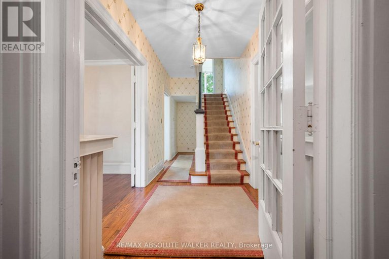 28422236/210-rideau-terrace/lindenlea/ottawa/ontario/K1M0Z2_3