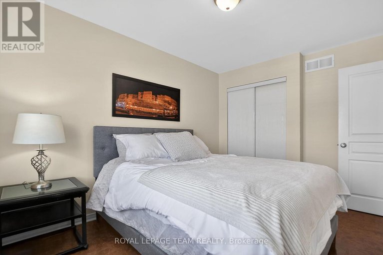 29526467/19-goldthorpe-private-n/stonebridge/ottawa/ontario/K2J5L6_27