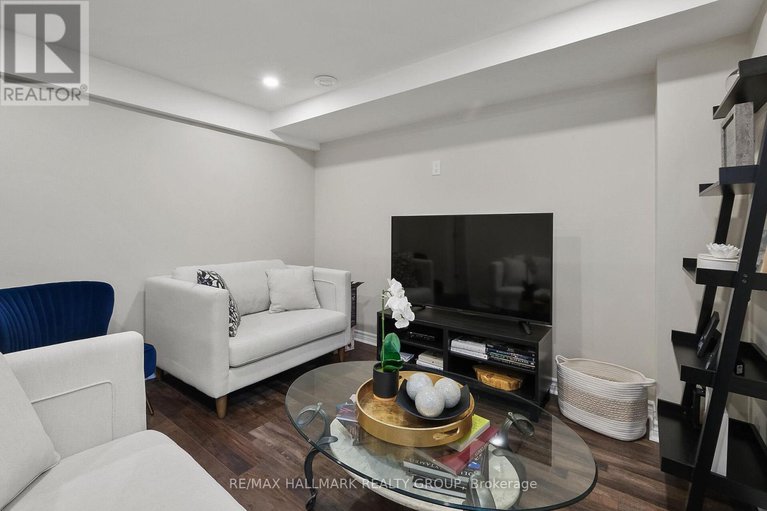 28707838/995-shimmerton-circle/emerald-meadowstrailwest/ottawa/ontario/K2M0L4_22