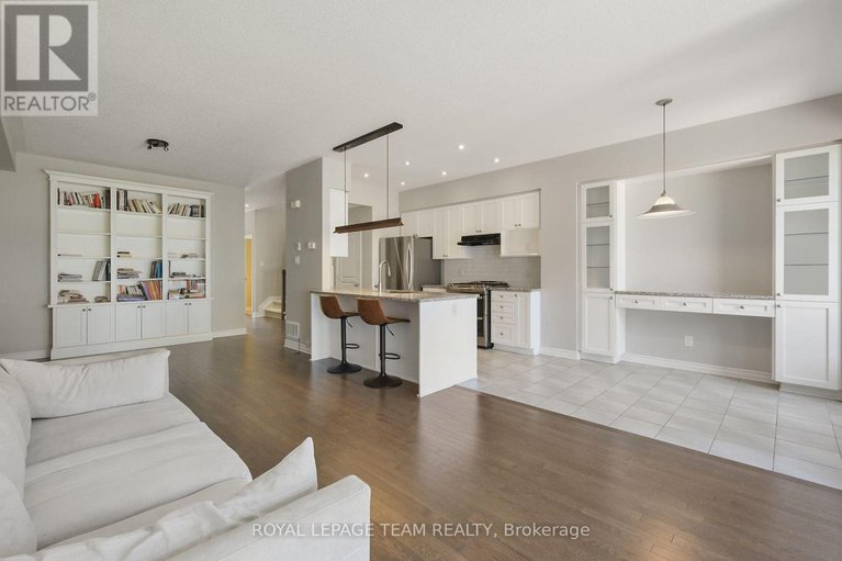 28884791/273-shinleaf-crescent/mer-bleuebradley-estatesanderson-park/ottawa/ontario/K1W0J2_16