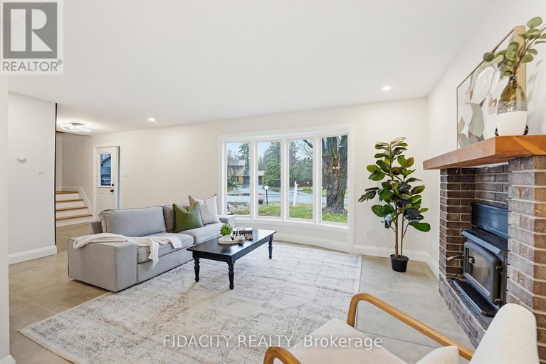 29608674/7-gagnon-court/beaverbrook/ottawa/ontario/K2K1A7_11