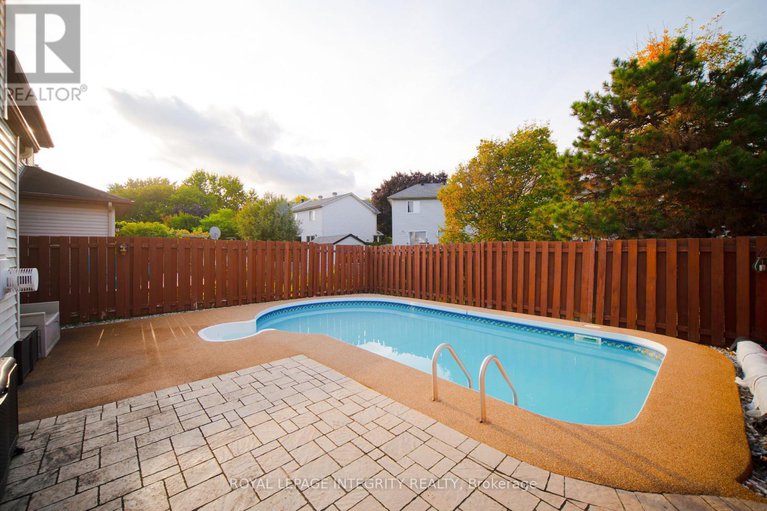 28908572/1266-famlit-court/beacon-hill-south/ottawa/ontario/K1J9A2_38