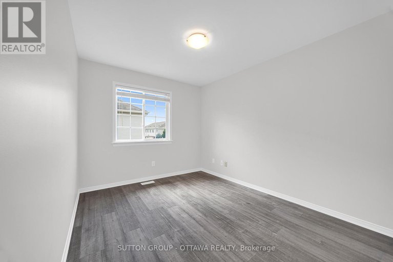 28762119/554-ashbourne-crescent/stonebridge/ottawa/ontario/K2J0P6_28