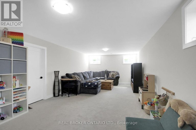 28766291/134-crevasse-road/mer-bleuebradley-estatesanderson-park/ottawa/ontario/K1W0P9_25