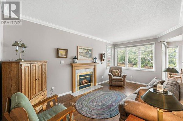 28805295/1575-winterport-way/fallingbrookpineridge/ottawa/ontario/K4A4C3_4