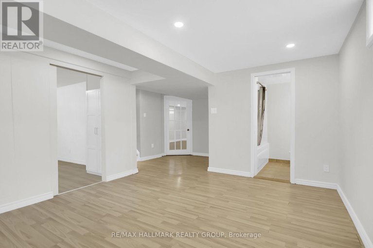 28570009/2286-elmira-drive/parkway-park/ottawa/ontario/K2C1H4_35