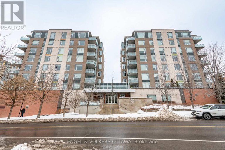 29300868/312-575-byron-avenue/mckellarhighland/ottawa/ontario/K2A1R7_1