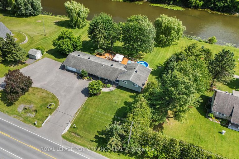 28423051/1430-notre-dame-street/russell-twp/russell/ontario/K0A1W0_2