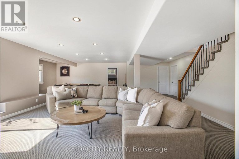 28851560/16-canadian-drive/remainder-of-stittsville-area/ottawa/ontario/K0A1B0_30