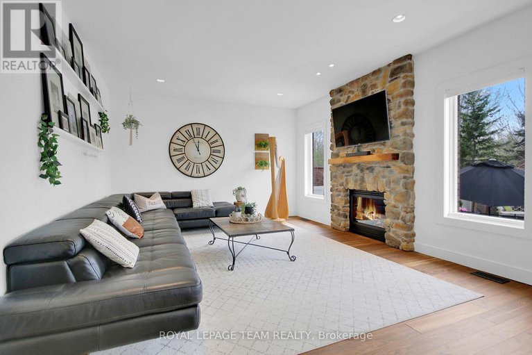 28288702/4184-wolfe-point-way/riverside-southgloucester-glen/ottawa/ontario/K1V1P5_14