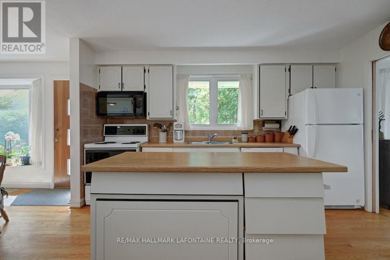 28797062/844-edgeworth-avenue/whitehaven/ottawa/ontario/K2B5L6_13
