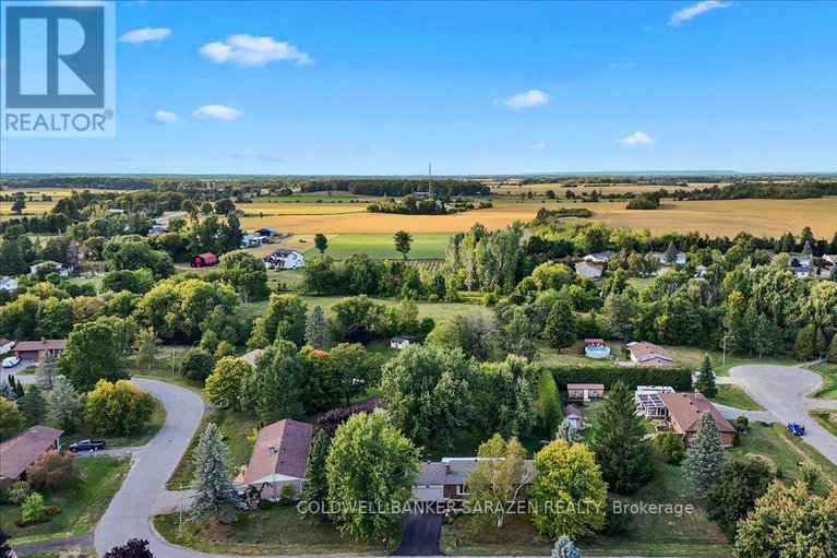 28843846/2303-edward-kidd-crescent/north-gower/ottawa/ontario/K0A2T0_38