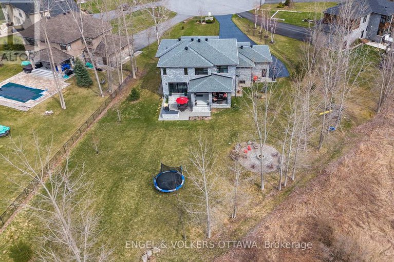 28785285/532-leimerk-court/manotick-village-manotick-estates/ottawa/ontario/K4M0E3_49