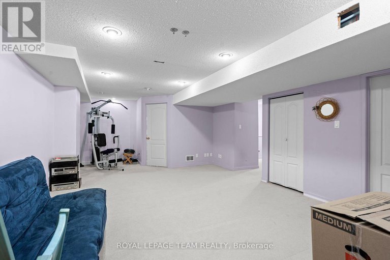 29298505/27-avonmore-crescent/barrhaven-east/ottawa/ontario/K2G6J7_37