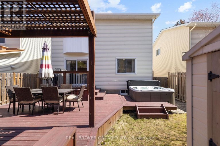 29653465/2058-wildflower-drive/queenswood-heights-south/ottawa/ontario/K1E3R3_47