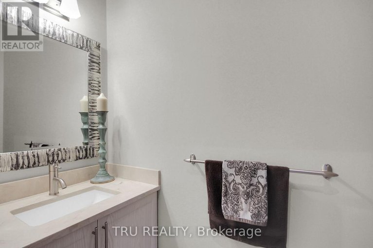28474227/7909-parkway-road/osgoode-twp-north-of-reg-rd-6/ottawa/ontario/K0A2P0_23