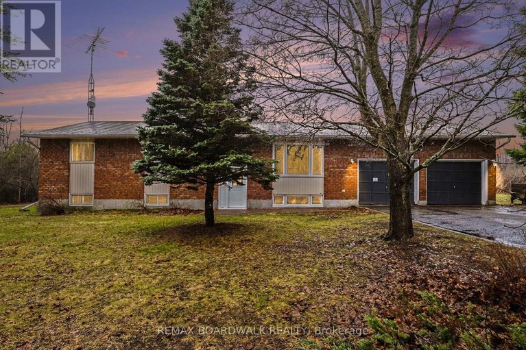 29618206/684-county-road-44-road-s/north-grenville-twp-kemptville-south/north-grenville/ontario/K0G1J0_31