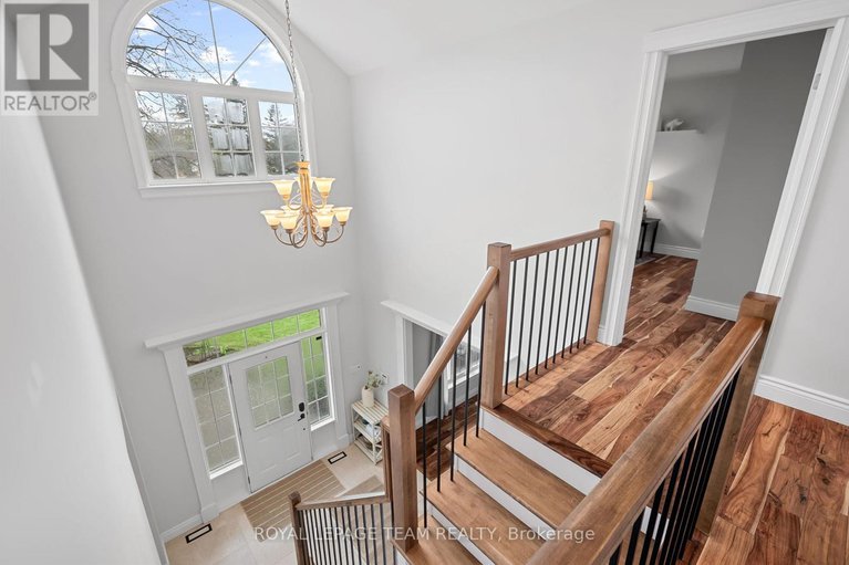 28316771/2377-pine-avenue/manotick-east-to-manotick-station/ottawa/ontario/K4M1B4_23